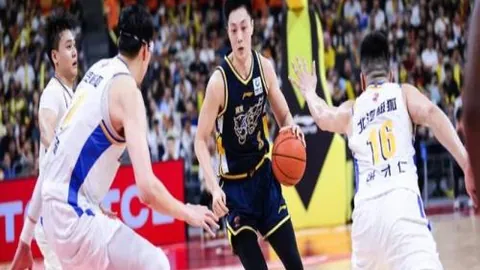 梅州队平均年龄29.3岁刷新纪录，山东泰山队迈入30岁行列😅